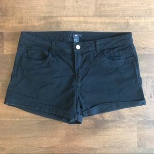 ✅EUC H&M Black Denim Stretch Cuffed Shorts